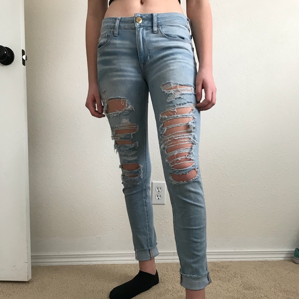 AMERICAN EAGLE JEANS
